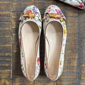 Gucci Women's Floral Flats - Cream and Multicolor